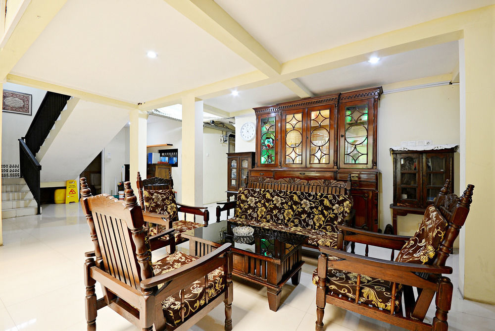 Zen Rooms Kuningan Syariah Jakarta Bagian luar foto