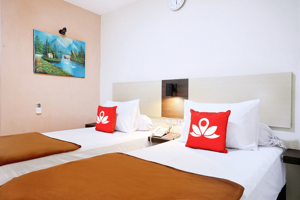 Zen Rooms Kuningan Syariah Jakarta Bagian luar foto