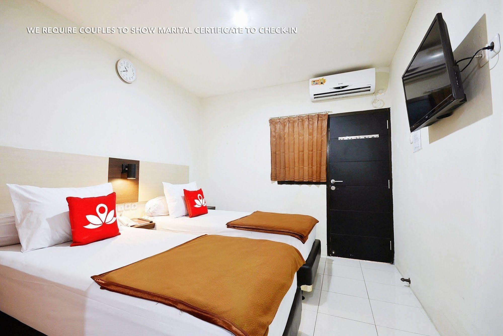 Zen Rooms Kuningan Syariah Jakarta Bagian luar foto