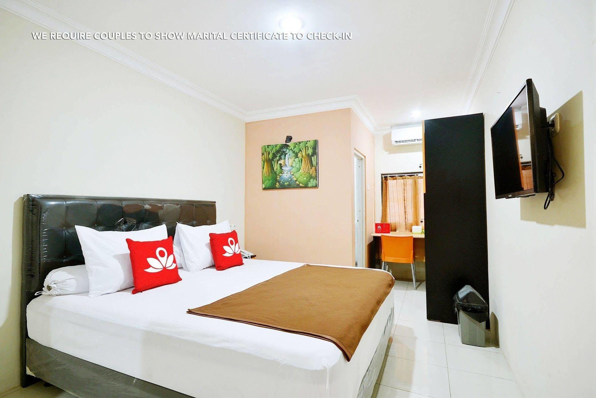 Zen Rooms Kuningan Syariah Jakarta Bagian luar foto