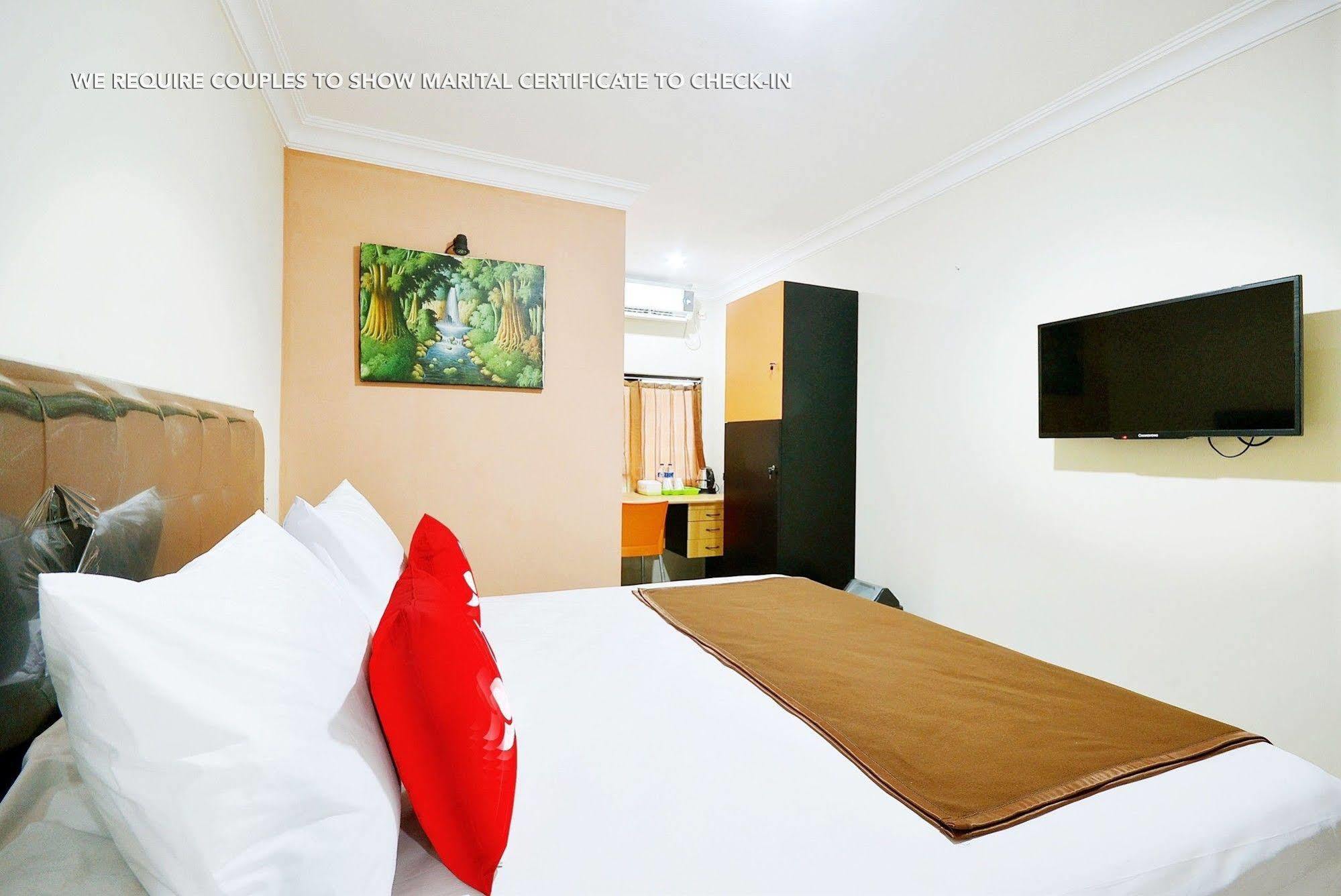 Zen Rooms Kuningan Syariah Jakarta Bagian luar foto