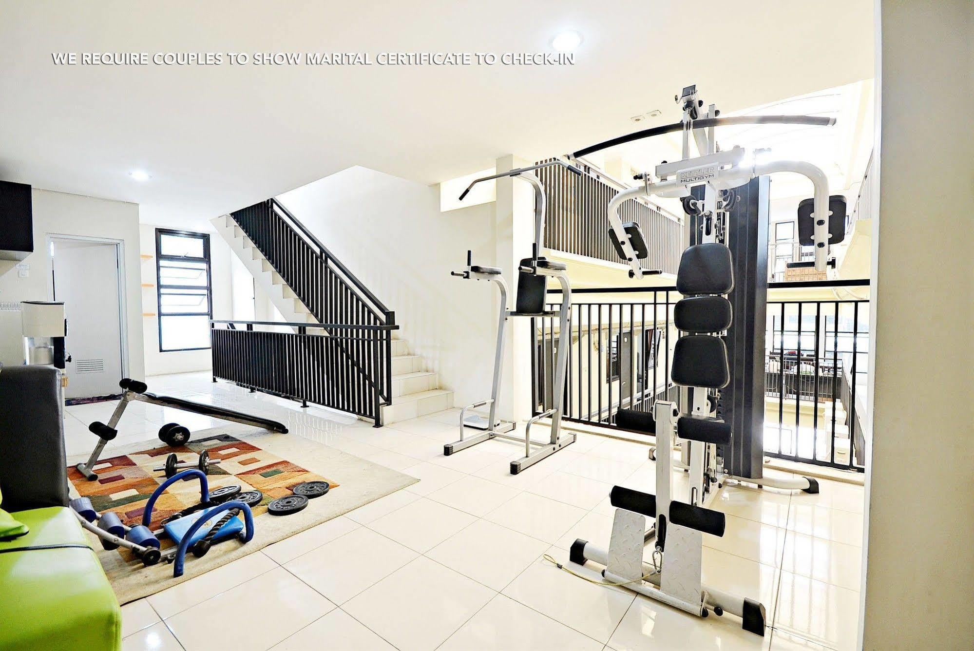 Zen Rooms Kuningan Syariah Jakarta Bagian luar foto