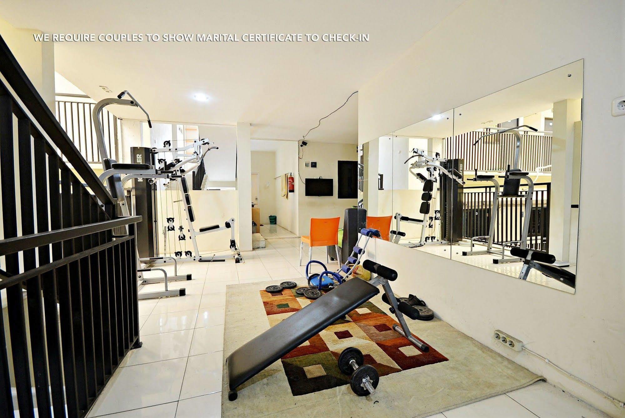 Zen Rooms Kuningan Syariah Jakarta Bagian luar foto