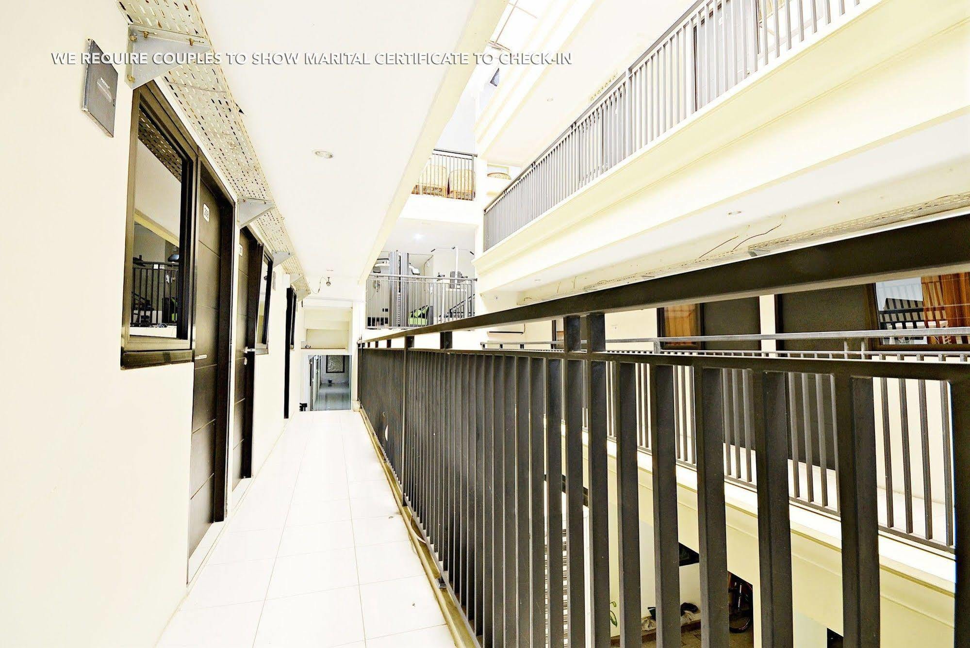Zen Rooms Kuningan Syariah Jakarta Bagian luar foto