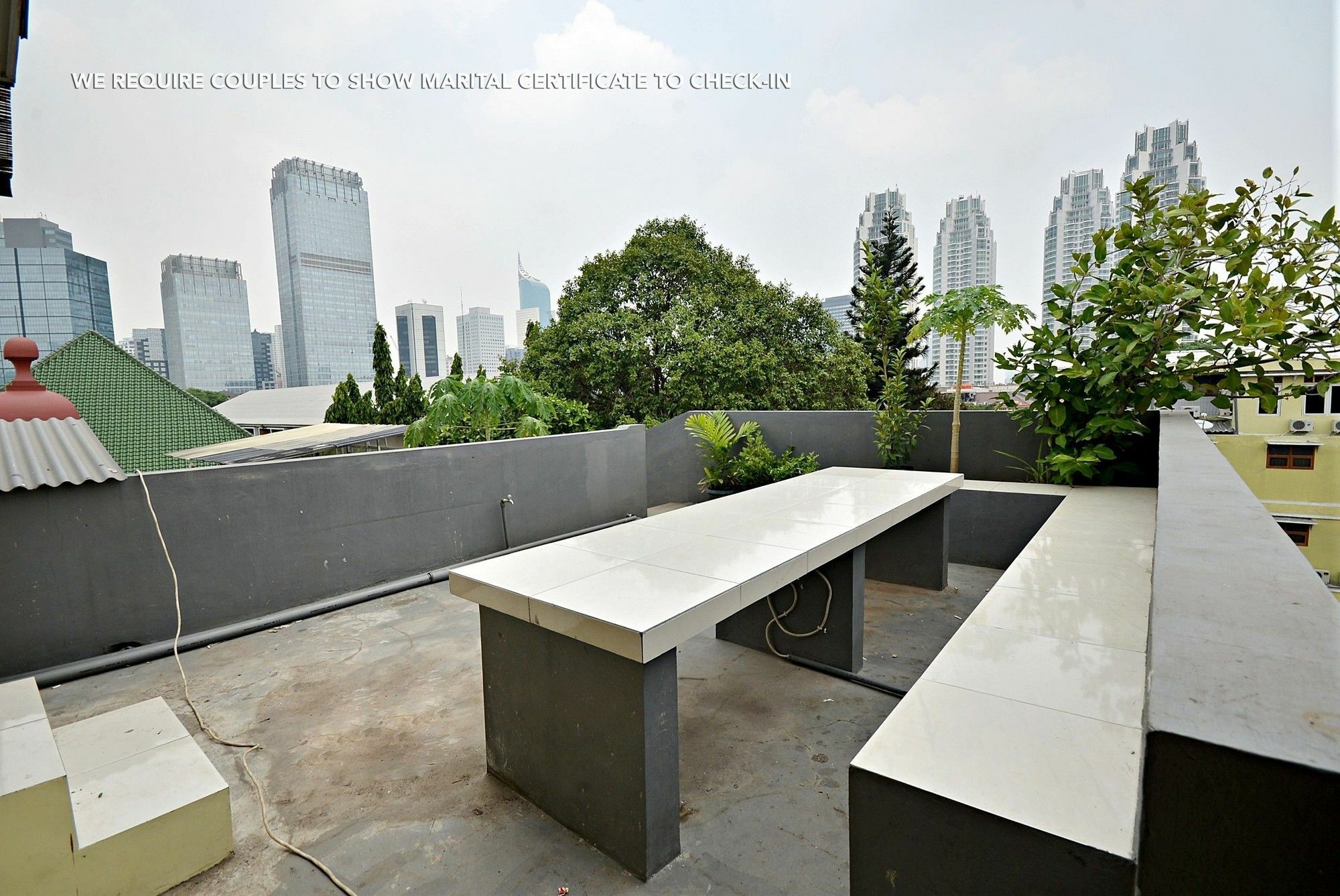 Zen Rooms Kuningan Syariah Jakarta Bagian luar foto