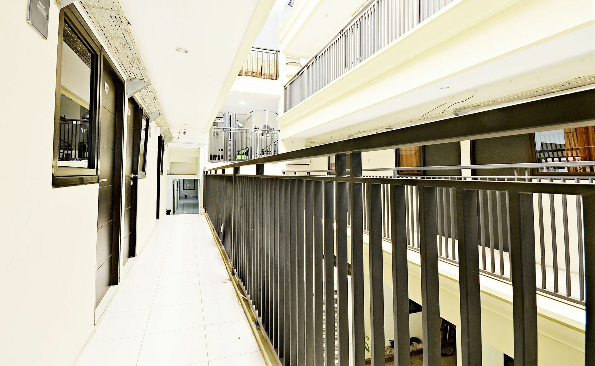 Zen Rooms Kuningan Syariah Jakarta Bagian luar foto